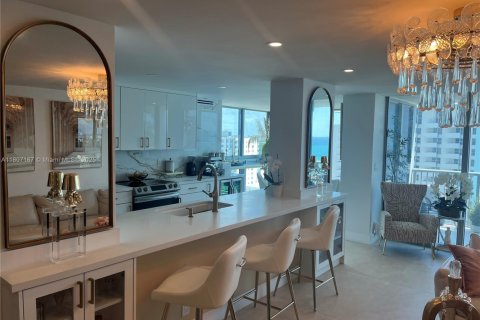 Condominio en alquiler en Miami Beach, Florida, 1 dormitorio, 110.55 m2 № 1865471 - foto 13