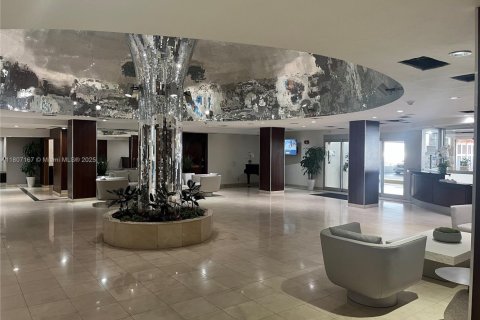 Condominio en alquiler en Miami Beach, Florida, 1 dormitorio, 110.55 m2 № 1865471 - foto 8