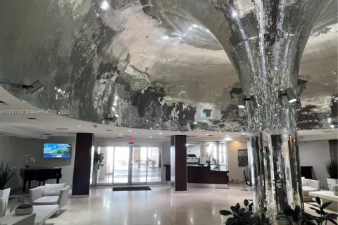 Condominio en alquiler en Miami Beach, Florida, 1 dormitorio, 110.55 m2 № 1865471 - foto 7