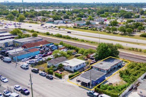 Propiedad comercial en venta en Opa-locka, Florida № 1753031 - foto 3