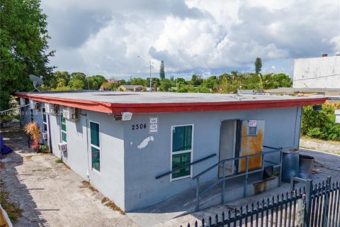 Propiedad comercial en venta en Opa-locka, Florida № 1753031 - foto 8