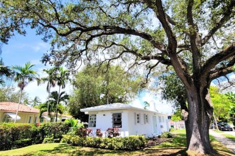 House in Miami, Florida 2 bedrooms, 121.33 sq.m. № 1958247 - photo 17