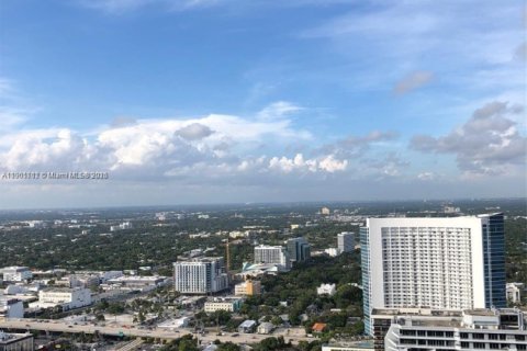 Condo in Miami, Florida, 2 bedrooms  № 1953227 - photo 17