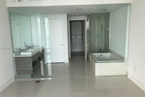 Condo in Miami, Florida, 2 bedrooms  № 1953227 - photo 9