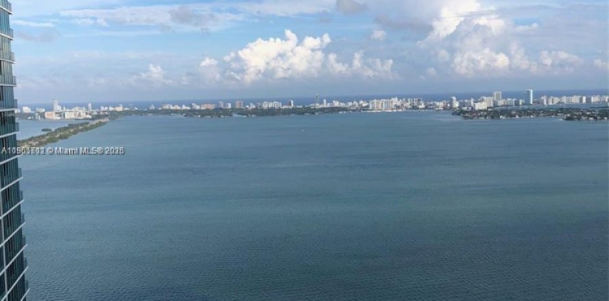 Condo in Miami, Florida, 2 bedrooms  № 1953227