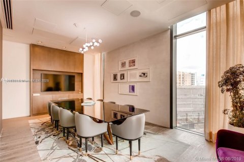 Condo in Miami, Florida, 2 bedrooms  № 1953227 - photo 25