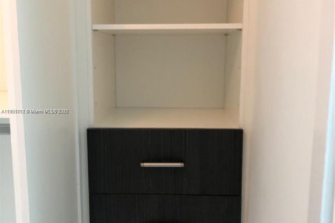 Condo in Miami, Florida, 2 bedrooms  № 1953227 - photo 12