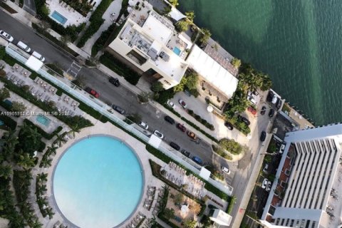 Condo in Miami, Florida, 2 bedrooms  № 1953227 - photo 3