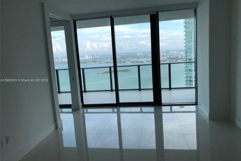 Condo in Miami, Florida, 2 bedrooms  № 1953227 - photo 7