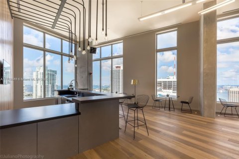 Condo in Miami, Florida, 1 bedroom  № 1954758 - photo 12