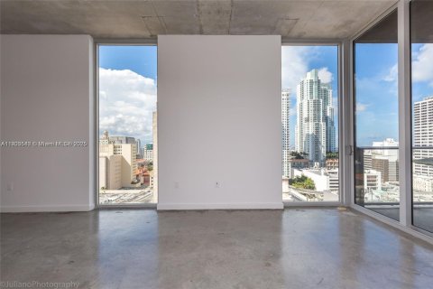 Condo in Miami, Florida, 1 bedroom  № 1954758 - photo 1