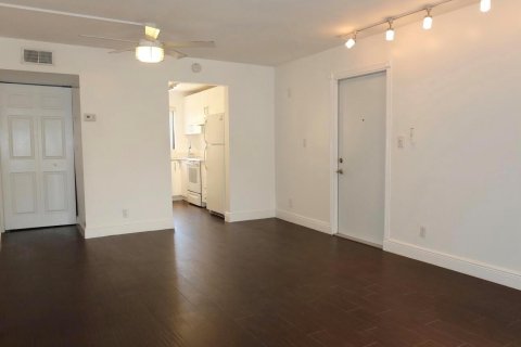 Copropriété à louer à Boca Raton, Floride: 2 chambres, 74.32 m2 № 2280949 - photo 8