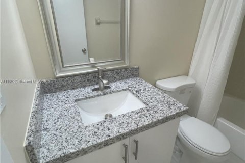 House in Coconut Creek, Florida 2 bedrooms, 137.87 sq.m. № 1857214 - photo 14