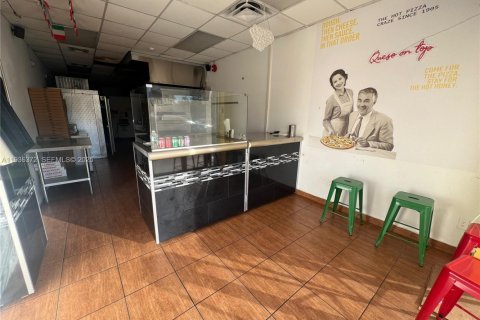 Immobilier commercial à vendre à North Miami Beach, Floride № 1994496 - photo 2