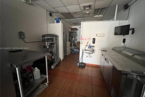 Immobilier commercial à vendre à North Miami Beach, Floride № 1994496 - photo 8