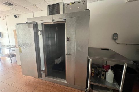 Immobilier commercial à vendre à North Miami Beach, Floride № 1994496 - photo 9