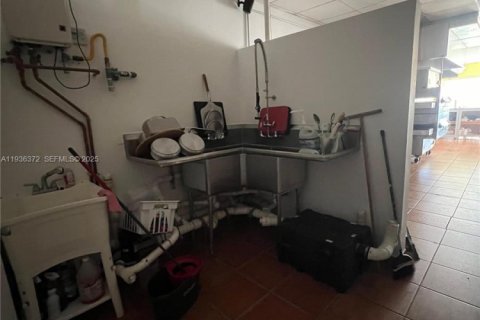 Immobilier commercial à vendre à North Miami Beach, Floride № 1994496 - photo 6