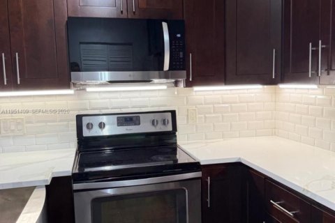 Condominio en venta en West Palm Beach, Florida, 2 dormitorios, 103.59 m2 № 2005995 - foto 19