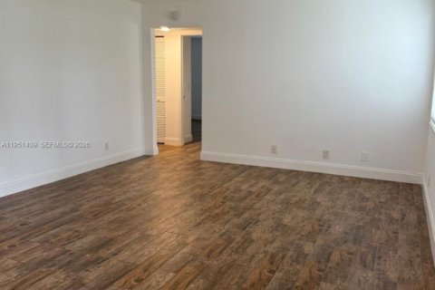 Condominio en venta en West Palm Beach, Florida, 2 dormitorios, 103.59 m2 № 2005995 - foto 2