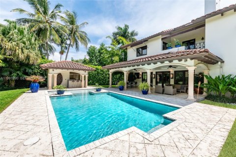 Casa en alquiler en Coral Gables, Florida, 5 dormitorios, 470.09 m2 № 2056635 - foto 2