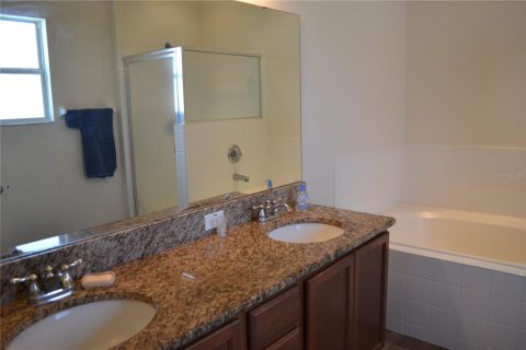 Casa en venta en Lakeland, Florida, 4 dormitorios, 190.91 m2 № 2324800 - foto 27