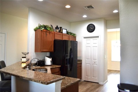 Casa en venta en Lakeland, Florida, 4 dormitorios, 190.91 m2 № 2324800 - foto 2