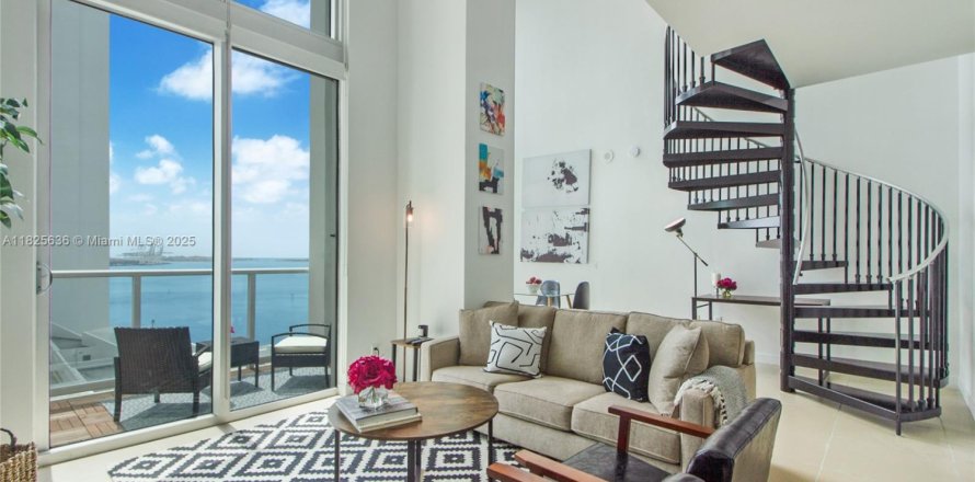 Condominio en Miami, Florida, 1 dormitorio № 1794875