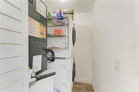 Condo in Longboat Key, Florida, 1 bedroom  № 2330387 - photo 25