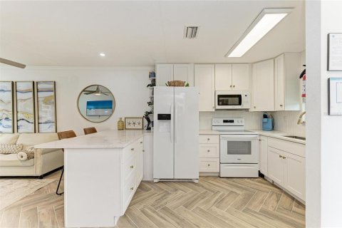 Condo in Longboat Key, Florida, 1 bedroom  № 2330387 - photo 8