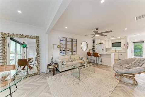 Condo in Longboat Key, Florida, 1 bedroom  № 2330387 - photo 15