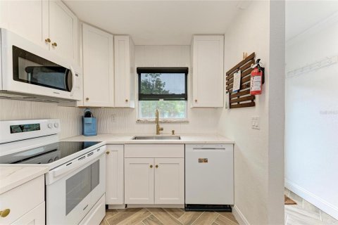 Condo in Longboat Key, Florida, 1 bedroom  № 2330387 - photo 10