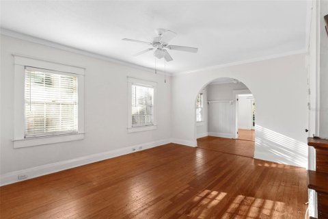 House in Tampa, Florida 3 bedrooms, 146.32 sq.m. № 1858289 - photo 8