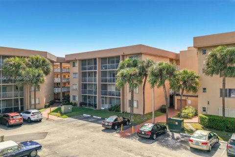 Condominio en venta en Hialeah, Florida, 2 dormitorios, 96.43 m2 № 2044793 - foto 27