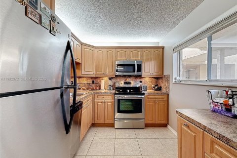 Condominio en venta en Hialeah, Florida, 2 dormitorios, 96.43 m2 № 2044793 - foto 10