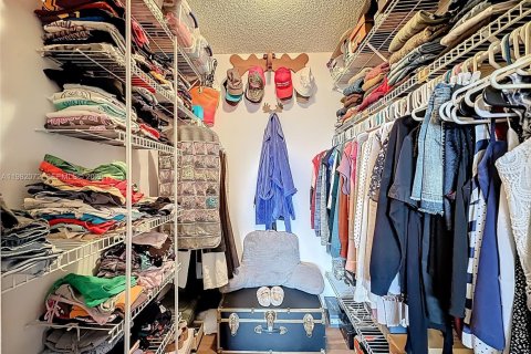 Condominio en venta en Hialeah, Florida, 2 dormitorios, 96.43 m2 № 2044793 - foto 16