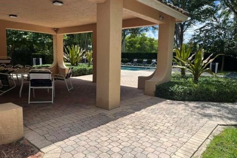 Villa ou maison à vendre à Pembroke Pines, Floride: 4 chambres, 214.79 m2 № 2083944 - photo 24