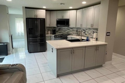 Villa ou maison à vendre à Pembroke Pines, Floride: 4 chambres, 214.79 m2 № 2083944 - photo 3