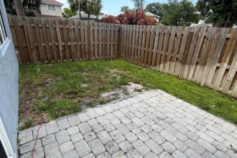 Villa ou maison à vendre à Pembroke Pines, Floride: 4 chambres, 214.79 m2 № 2083944 - photo 7