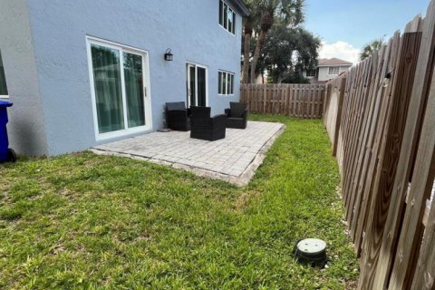 Villa ou maison à vendre à Pembroke Pines, Floride: 4 chambres, 214.79 m2 № 2083944 - photo 9