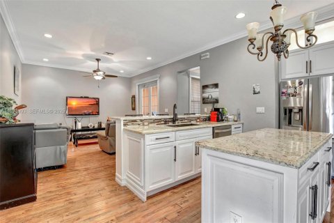 Townhouse in Pembroke Pines, Florida 3 bedrooms, 215.53 sq.m. № 1992792 - photo 23