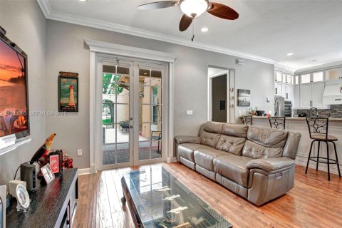 Townhouse in Pembroke Pines, Florida 3 bedrooms, 215.53 sq.m. № 1992792 - photo 15