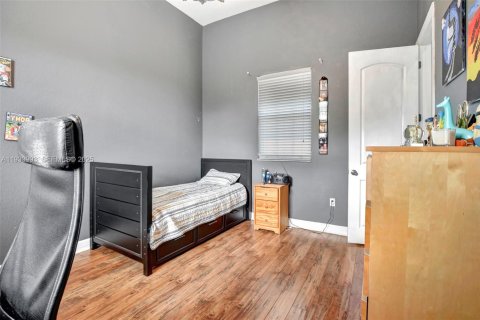 Townhouse in Pembroke Pines, Florida 3 bedrooms, 215.53 sq.m. № 1992792 - photo 29