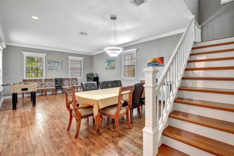 Townhouse in Pembroke Pines, Florida 3 bedrooms, 215.53 sq.m. № 1992792 - photo 5