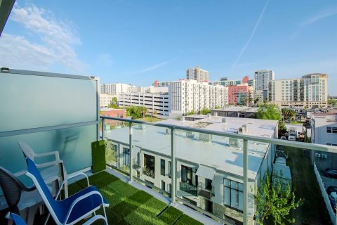 Condominio en alquiler en Tampa, Florida, 3 habitaciones, 56.3 m2 № 2429403 - foto 12