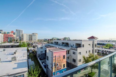 Condominio en alquiler en Tampa, Florida, 3 habitaciones, 56.3 m2 № 2429403 - foto 15