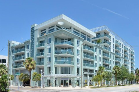 Condominio en Tampa, Florida, 3 habitaciones № 2429403