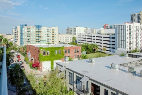 Condominio en alquiler en Tampa, Florida, 3 habitaciones, 56.3 m2 № 2429403 - foto 17