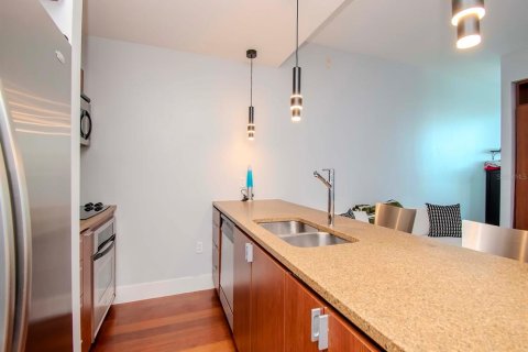 Condominio en alquiler en Tampa, Florida, 3 habitaciones, 56.3 m2 № 2429403 - foto 7