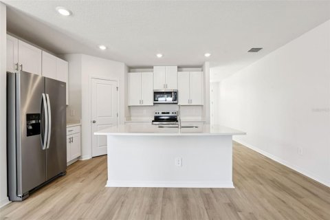 House in Brooksville, Florida 4 bedrooms, 232.53 sq.m. № 2197043 - photo 14