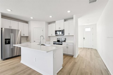 House in Brooksville, Florida 4 bedrooms, 232.53 sq.m. № 2197043 - photo 13